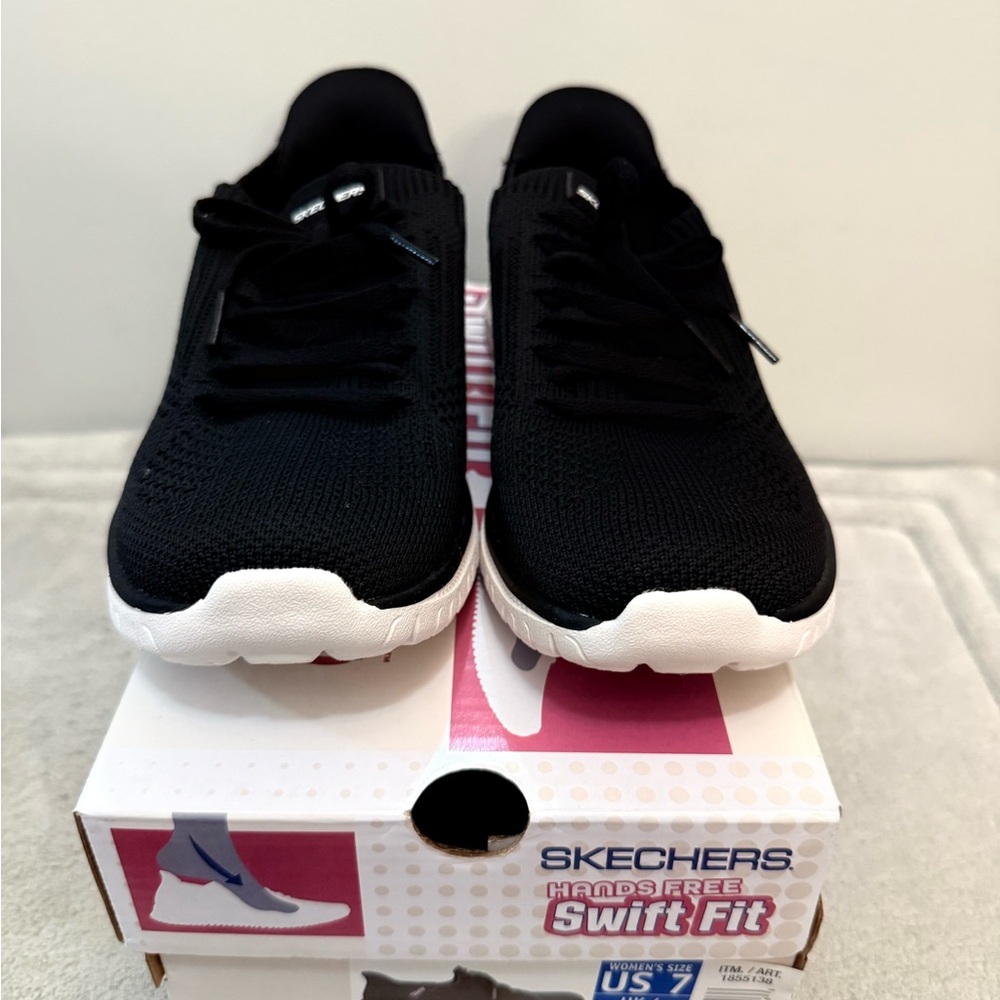 Skechers‎ Women’s Hands Free Swift Fit Black  Sneakers – Size 7 – Brand New - Picture 5 of 5